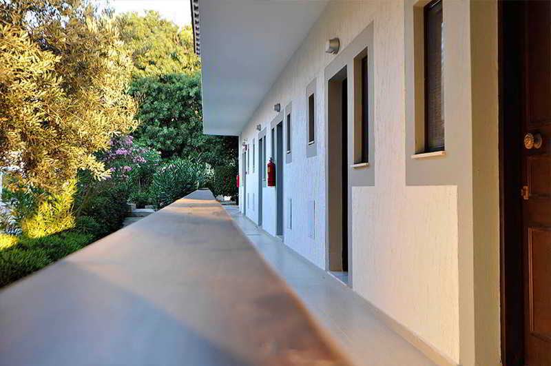 Tony'S Beach Vromolithos Exteriér fotografie